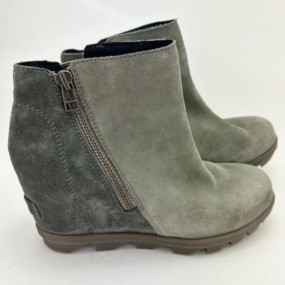 Sorel Joan of Arctic II Wedge Boots Suede Sage Green Sz 7.5 Waterproof Zip Fall