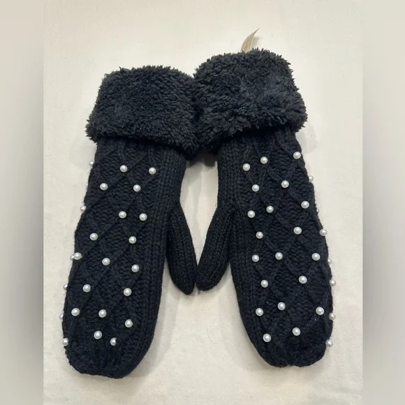 Coco + Carmen Ladies Winter Mittens. NWT