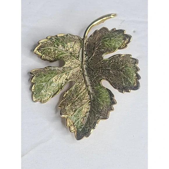 Vintage Green & Gold Leaf Brooch Pin Nature-Inspired Jewelry Piece