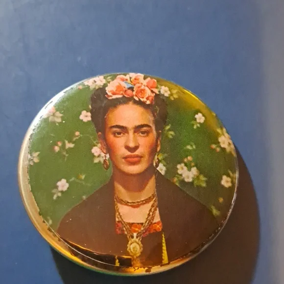 Frida Kahlo pin button Self Portrait Selfie