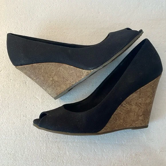 American Eagle outfitters wedge shoes cork heel open toe slip on black womens 7