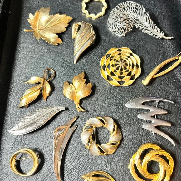 Vintage Brooch Lot 16pc Gold Silver Tone Leaf Floral Geometric Mixed Size 90s