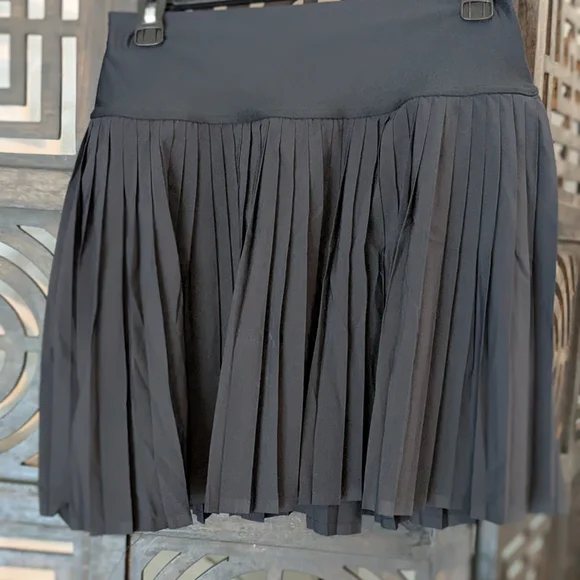 ALO Yoga Gray Mini Skater Skirt