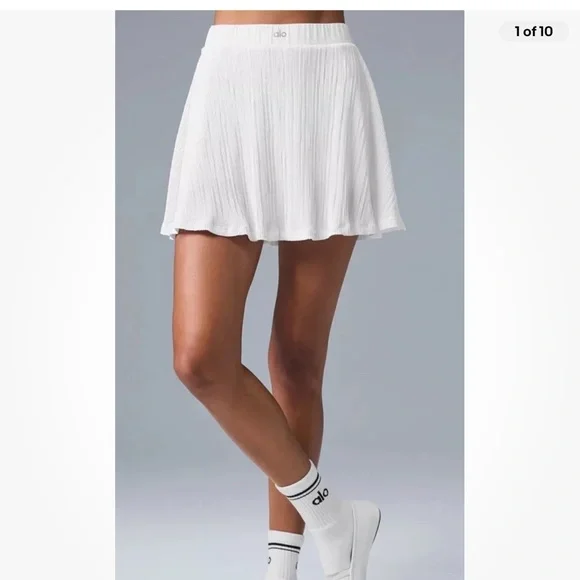 Alo Yoga Micro Plisse Tennis Skirt Built In Shorts White Size XS New Logo NWT