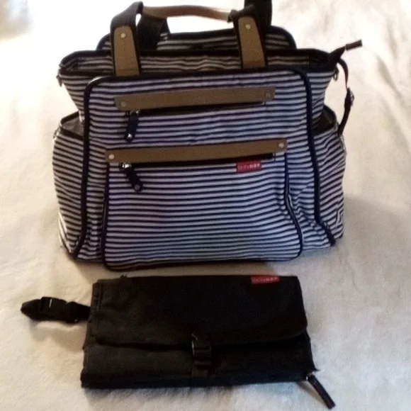 SKIP HOP BABY BAG & CHANGING PAD