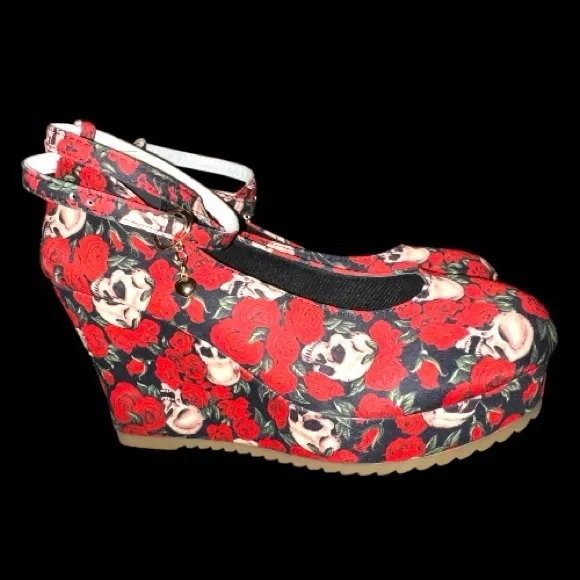 Goth style skull design red Floral Wedge Heels