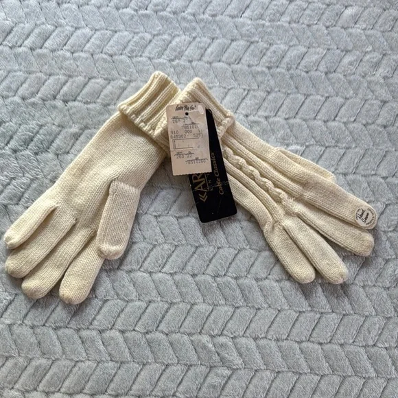 Vintage Aris Cream Knit Gloves