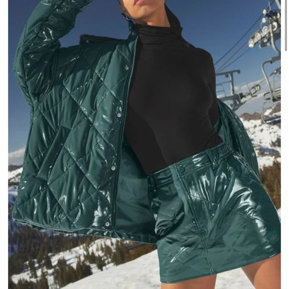 Aloyoga Snowmoto puffer skirt xxs.