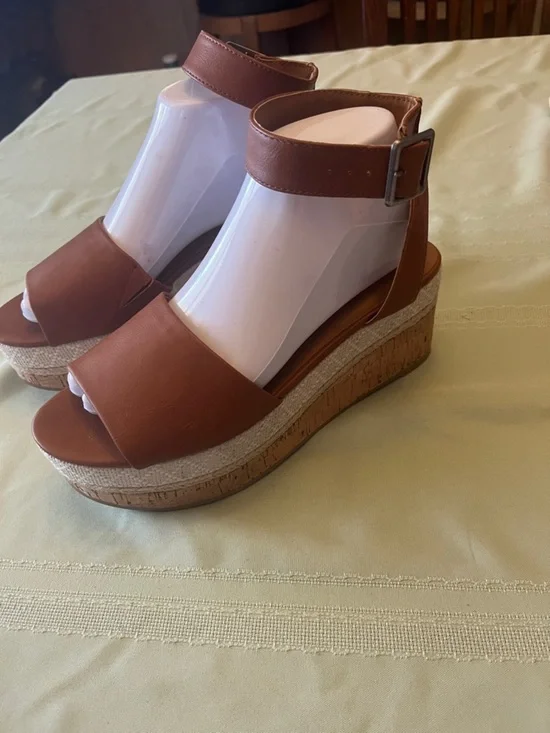 Universal Thread Tan Brown Cork Espadrille Wedge Sandals with Ankle Buckle.