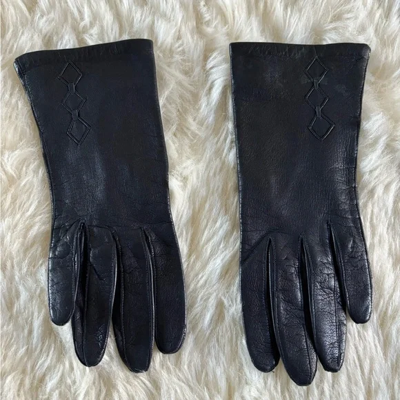 Vintage Classique Leather Made in Italy 100% Silk Lined Gloves, Women's