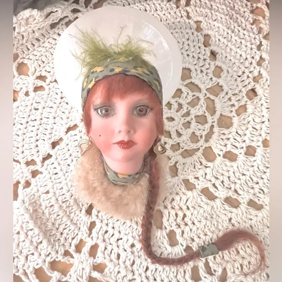 Vintage Hand-painted Ceramic Sagar Lady Head Brooch Pin 1950’s Art Deco Mid Mod