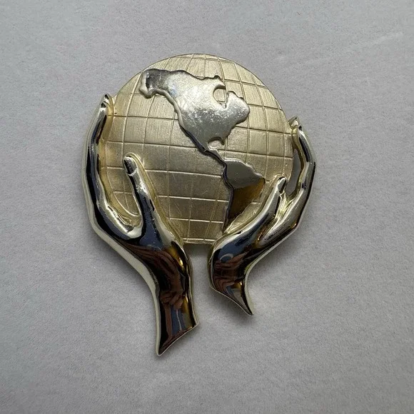 World in Hands Pin/Brooch‎ Gold Tone Whole World In Your Hands Globe 3D