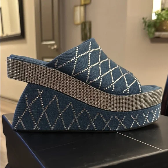 Cape Robbin❣️ Blue Denim Platform Wedge Mules/Slip-ons Women's Size 7 New in box