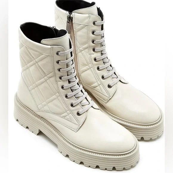 La Canadienne Yasmine Platform Waterproof Combat Boot