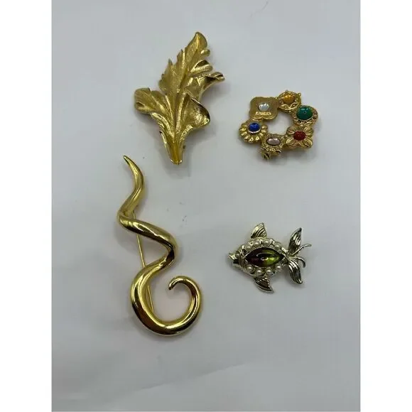 Lot of Four Vintage Goldtone Brooches
