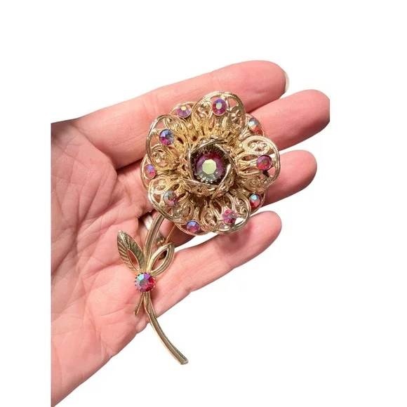 Vintage Sarah Coventry Aurora Borealis Flower Brooch Gold Tone Rhinestone Pin