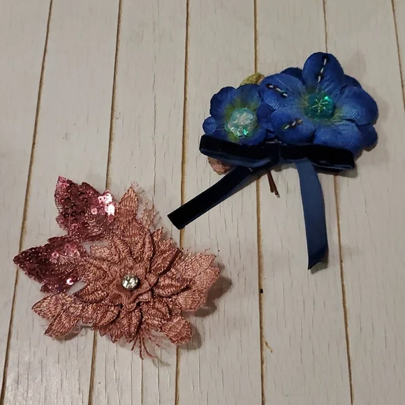 2 Floral Hair Accessories with Bobby Pins