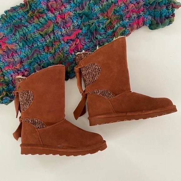 BearPaw Willow suede & tie detail boots, Sz. 7