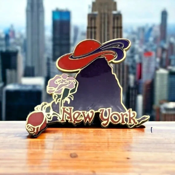 Red Hat Society New York Pink Red Roses Gold Tone Hat Lapel Pin