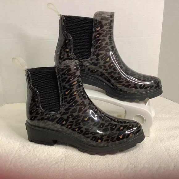 EUC Ocean + Coast Leopard rain boots‎ booties ankle faux fur