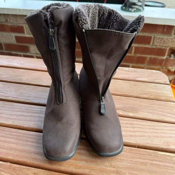 Toe Warmers Brown Front Zip Winter Boots Faux Fur Lined‎ Size 10M Made in Canada