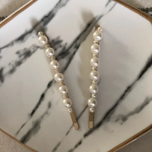 NWOT Set of Pearl & Gold Hair Pins
