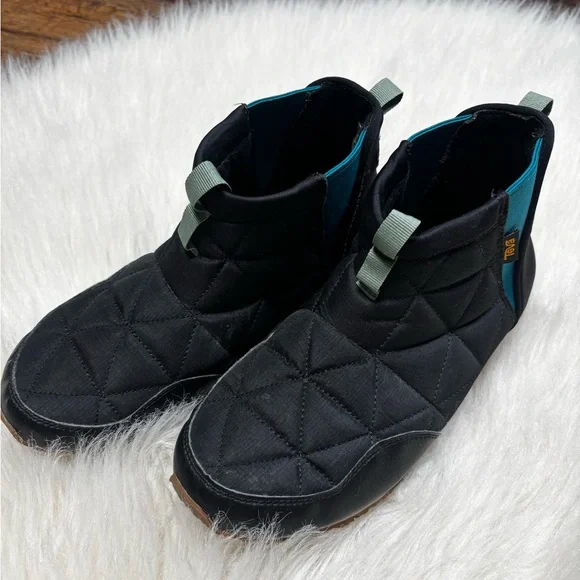 Teva Quilted Puffer Boots size women’s 5