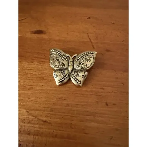 Vintage Butterfly Brooch Gold Tone Etched Wings Nature Pin Signed NEWPRO