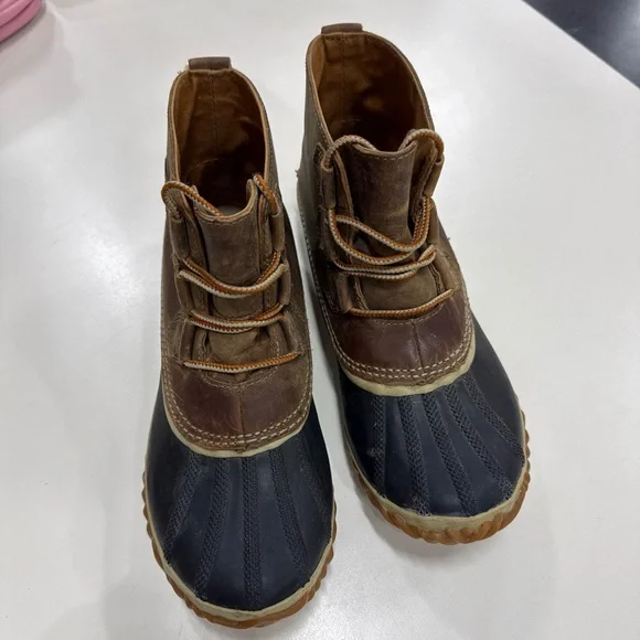 Sorel Boots Women's Size 9 Out N About NL2133-286 Ankle Duck Waterproof Leather