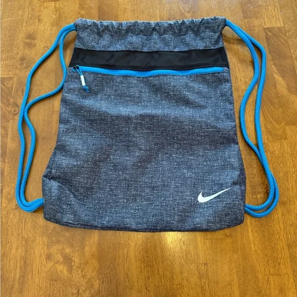 Nike EUC Heathered Navy with royal strings Gym Sack zipper front training bag