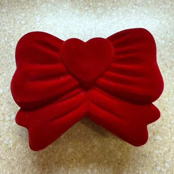 Elegant Red Velvet Bow-Shaped Hinged Small Jewelry Box with Heart NEW
