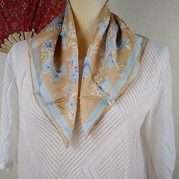 Vintage Vera Neumann Scarf Size 22X22 Approximately