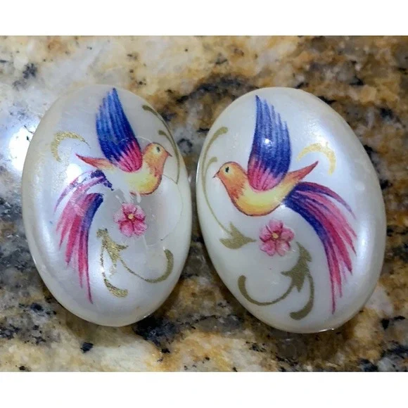 Vintage Multicolored Song Bird Plastic Pearlized Oval Clip Earrings