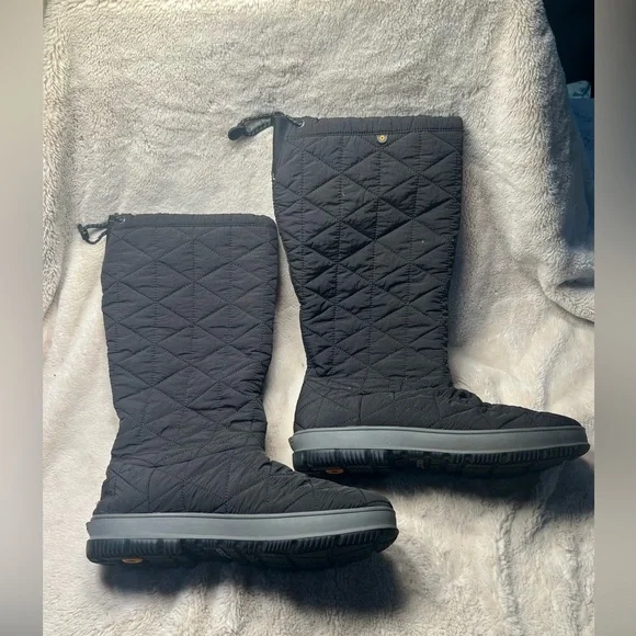 Bogs Women's Snowday Tall Boot Size 11 no insoles