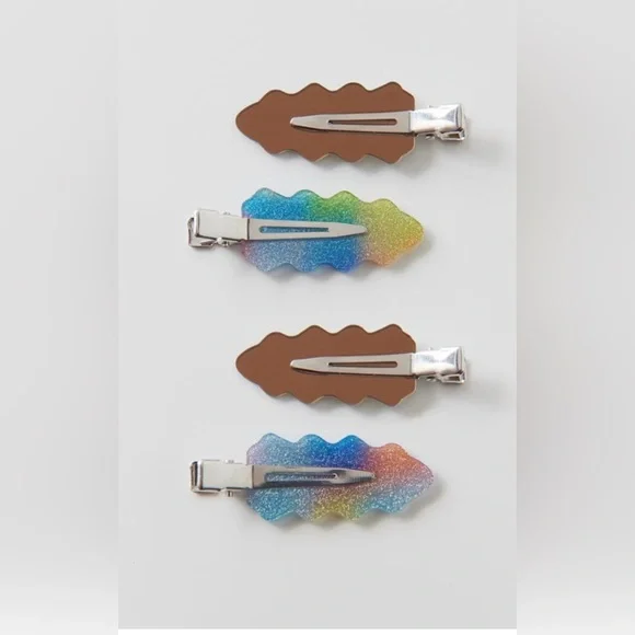 NWT Urban Outfitters Crease Free 4 Sets of Clips