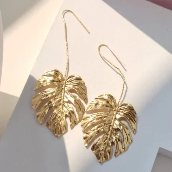Gold Leaves Dangle Earring