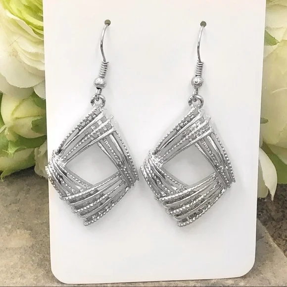 🍀 Geometric lines Silver Dangle Earrings