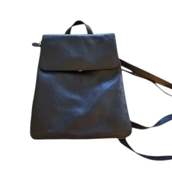 Mazzini Black Leather Expandable Backpack