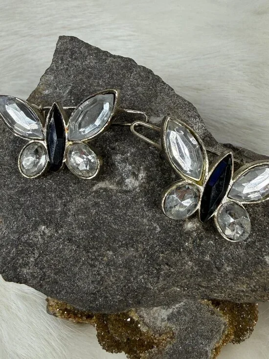 Vintage Pair of Silver Tone Clear & Black Acrylic Butterfly Barrettes 1