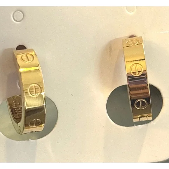 Gold Huggie hoop Earrings Fashion‎ Jewelry Fun Unique Gift for Her NWOT