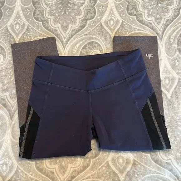 Alo yoga cropped leggings