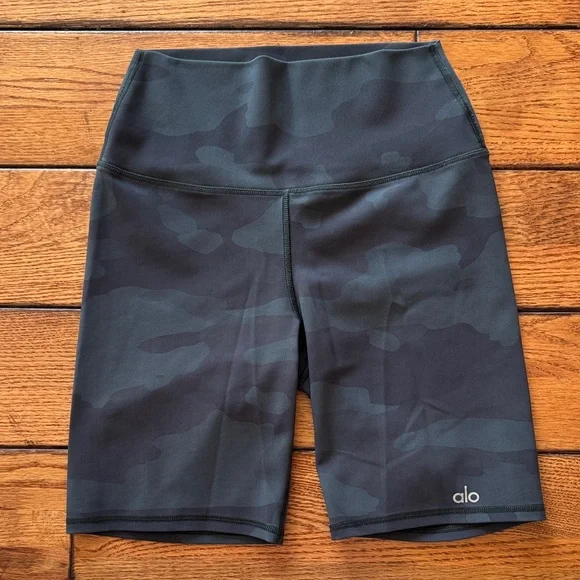 ALO‎ Yoga Vapor Camouflage High Waist Biker Shorts Black Sz Small Workout Gym