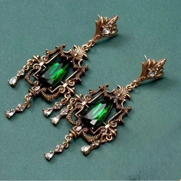 Vintage-Inspired Green and Gold Drop Earrings