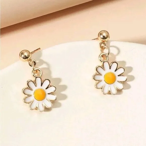 Daisy Drop Earrings