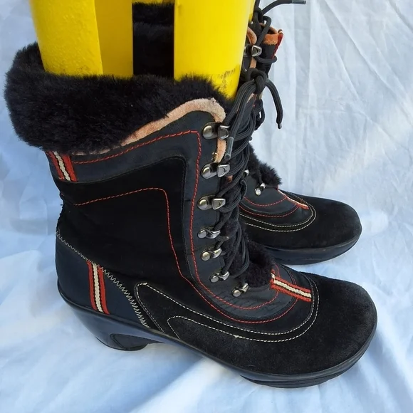 J-41 Lace up sporty faux fur boots 9.5