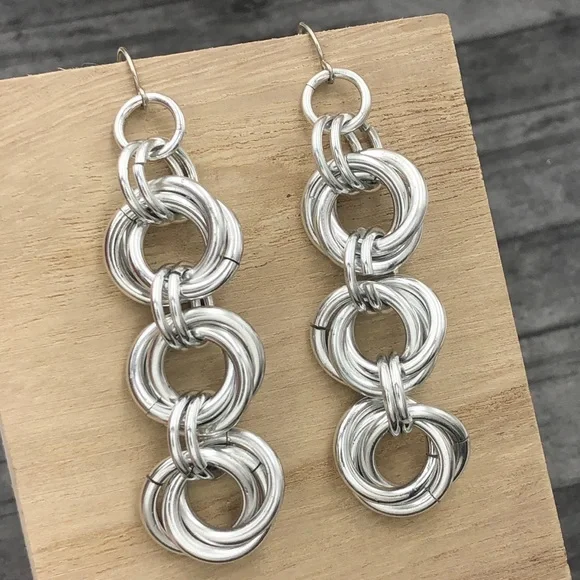 🍀 Long Silver Connected Rings Dangle Earrings