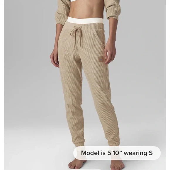 ALO Yoga Muse Sweatpants size XS