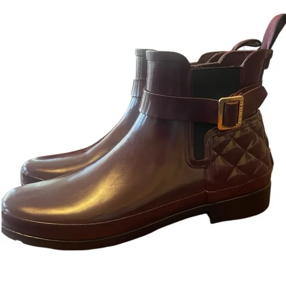 New Hunter Refined Slim-Fit Quilted Gloss Chelsea Rain Boots Merlot Size 9