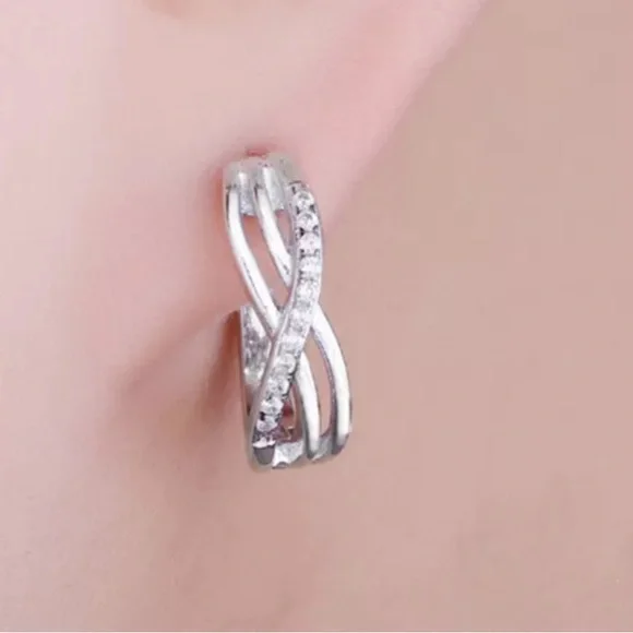 New Beautiful New Sterling Silver Sim. Diamond Huggies