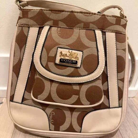 VINATGE Coach brown and cream crossbody bag #preppy #coquette #classic